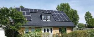 ➡️ Byggnadsintegrerade solpaneler – LG Solar Göteborg