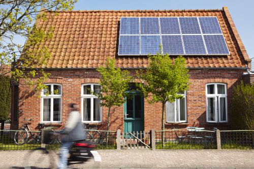 Var tredje svensk överväger att skaffa solceller